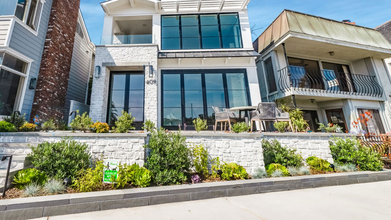 hardscape contractor